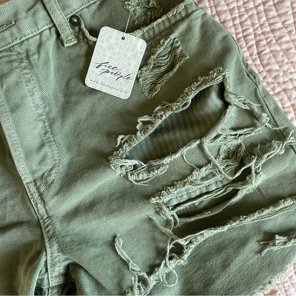 Free People🌱Green High Waisted Shorts - Picture 4 of 6